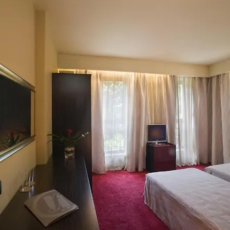 Famous House 3* بلوفديف