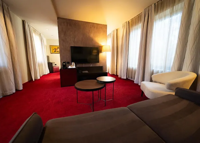 名居酒店 3* 普罗夫迪夫