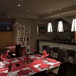 Хотел Famous House Пловдив