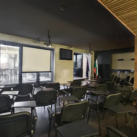 Famous House Ξενοδοχείο