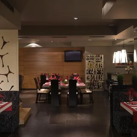 Famous House 3* Φιλιππούπολη