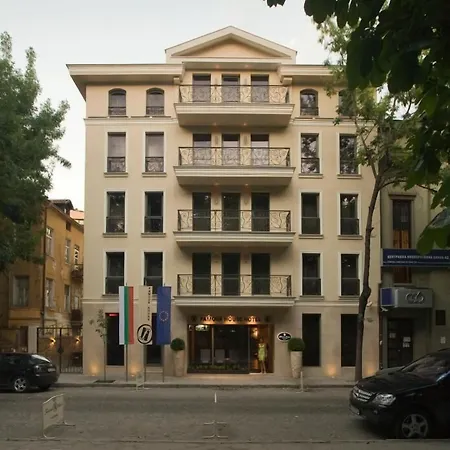 Famous House 3* Φιλιππούπολη